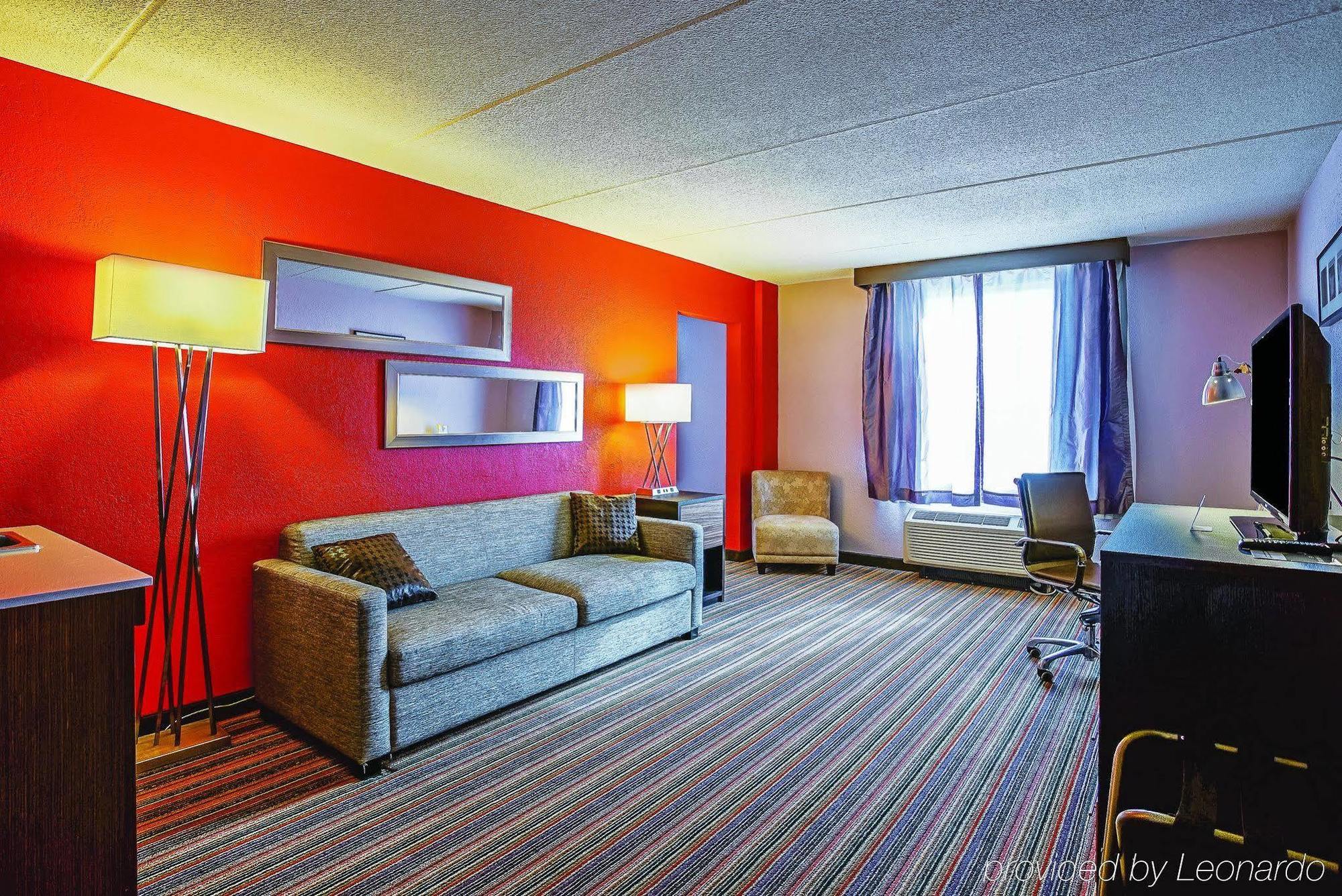 Holiday Inn & Suites Philadelphia-Runnemede/Exit 3-New Jersey Turnpike Exterior foto